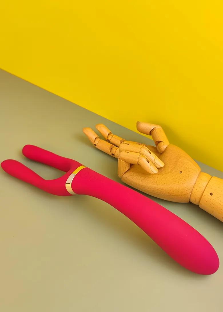 GINYA Multi-functional Vibrator Rabbit ears CH01035 gallery image 2